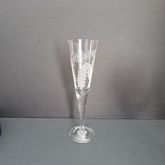 Etched Pinecone Champagne Flute 9.5" Tall Winter Holiday Stemware Elegant Glass - Picture 1 of 15